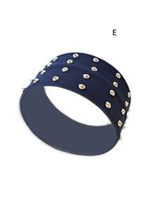 1 pieza de nueva diadema con remaches de moda, adecuada para usar durante viajes, correr y actividades de fitness. Accesorios para el cabello de invierno, banda para el cabello elegante para mujeres, pañuelos elegantes