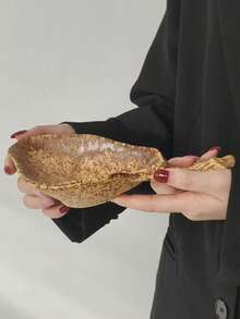 Cabin Kangaroo 1pc Unique Ceramic Video Storage Tray, Distinctive Design, Distinctive Shape, Distinctive Material, Storage Tray Advantages, Exquisite Handle, Practical And Aesthetic, Suitable For Ins-Style Home Environment, Storage Of Small Items, Tidy And Orderly Space, Decorative Ornaments, Placement On Living Room Coffee Table, Bedroom Vanity, Study Desk, Ideal Prop For Photography, Adds Artistic Atmosphere