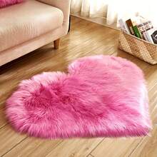 1 pièce Tapis en peluche en forme de cœur de style INS, tapis en peluche longue fuchsia en forme de cœur, taille asymétrique avec une erreur de coupe de 1 à 5 cm, tapis de chevet de chambre, cadeau de Noël, couverture de rebord de fenêtre, coussin de canapé, tapis décoratif doux, décoration de chambre, petit tapis, tapis, décoration d'intérieur, tapis de salon, petit tapis de salon, tapis de chambre, décoration d'intérieur de salon, tapis d'extérieur, tapis lavable, tapis épais/moelleux, tapis en fourrure, tapis d'automne/hiver, tapis de cuisine