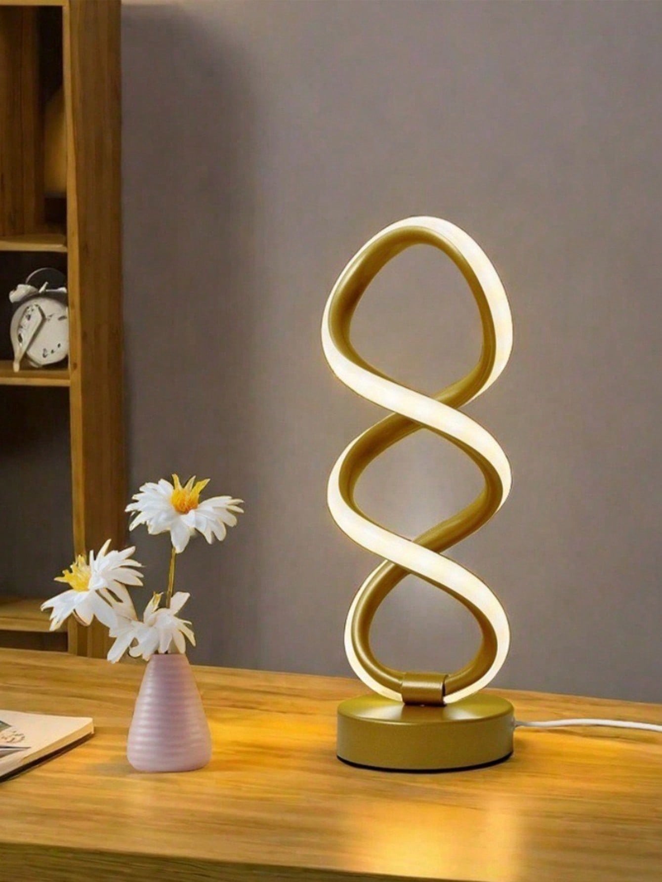 مصباح طاولة LED حلزوني قابل للتعتيم بثلاثة ألوان ي...