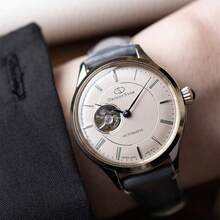 Orient 经典时尚女士奶油色表盘黑色皮革表带自动手表夏季配饰适合日常商务派对服装装饰送给爱人女友妈妈的绝佳节日礼物 RE-ND0011N00B