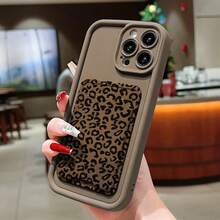 豹纹TPU卡包手机壳两件套：棕色自粘卡包/卡槽手机壳/带卡槽的TPU防震保护壳，兼容 6/7/8/X/Xs/XR/XS Max/11/12/13/14/15/16 Pro Max，适合作为生日和圣诞节礼物送给情侣、女性、女儿、男友、女友、青少年，也可作为生日礼物或周年纪念礼物。 - 棕色 - 查看 5