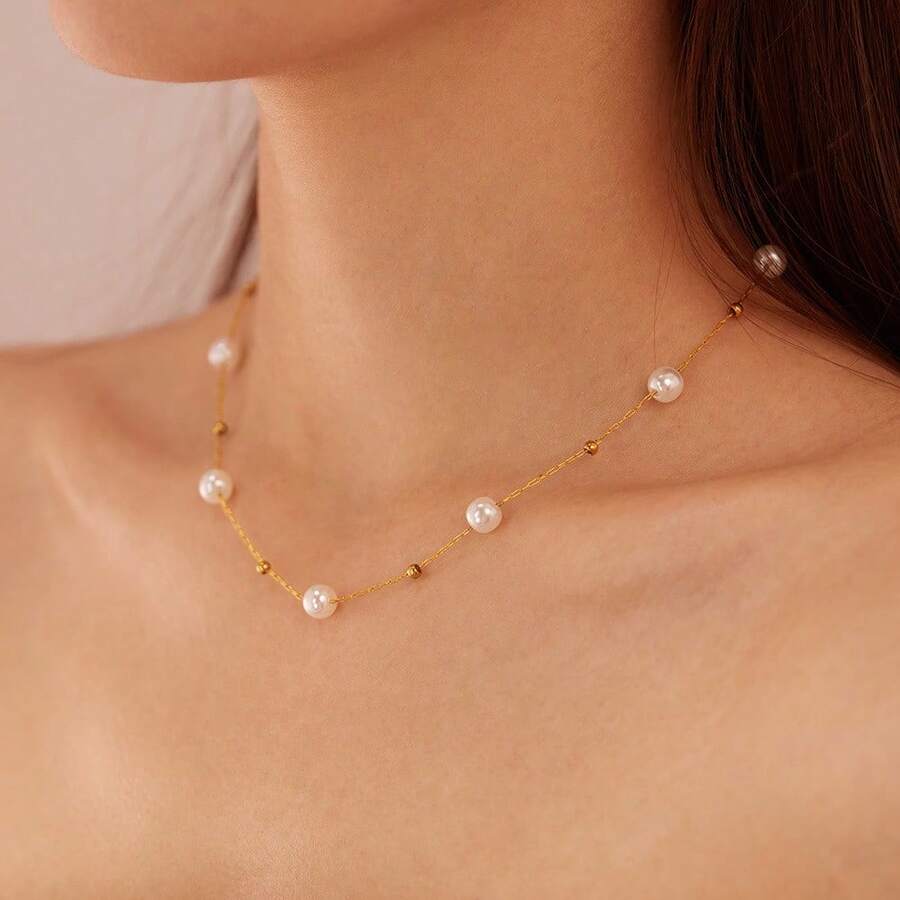 1 Stück zierliche, minimalistische, elegante 18K vergoldete Edelstahl Perlenkette Choker Halskette, verblassungsbeständig, verstellbare Länge, ideal für Hochzeiten, Alltagsanlässe und täglichen Gebrauch