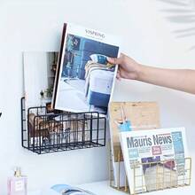 Estante de Livros de Metal de Estilo Nórdico Moderno de Três Camadas, Estante de Livros de Metal Preta, Prateleira de Armazenamento Retangular, Estante de Armazenamento de Revistas, Estante de Livros de Ferro para Mesa, Armazenamento de Livros, Correspondência e Arquivos - Economiza Espaço, Estrutura de Metal Durável, Design Minimalista, Design da Moda, Estrutura Forte, Espaço de Grande Capacidade, Decoração de Estante de Livros