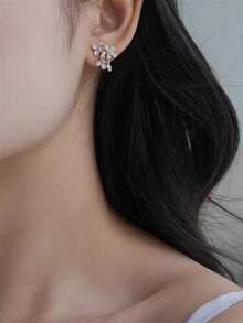 1 Pair Handmade Elegant Purple Flower Ear Clips, Sophisticated Design Suitable For Women's Daily, Commute, Gathering, Party, Date Wear