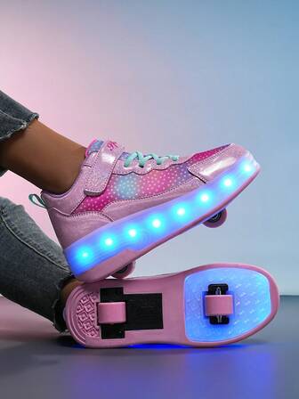 2025 Nya 1 par barnskor med LED-ljus för rullskridskor, enkelradiga dubbla hjul, laddningsbara, justerbara, lysande läderyta, söt kontrastfärgad lapptäcke, kardborreband, sportskor, lämpliga för inomhus-/utomhusbruk, julklapp för flickor