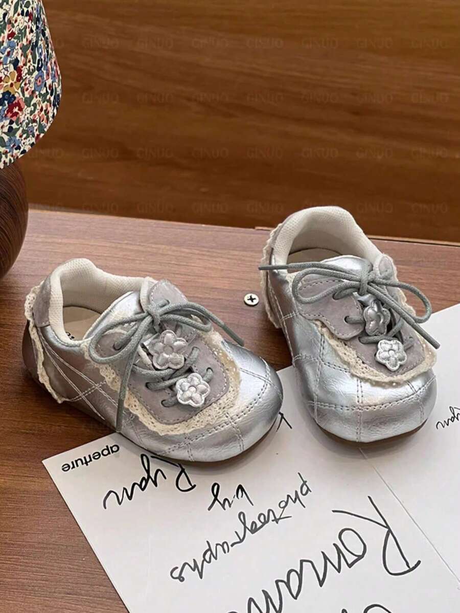 1-5 Years Old Girls Soft & Comfortable Baby Toddler Shoes, Silver Leather Waterproof Spring/Autumn Infant Sports Shoes With Flower Decor, Beige Casual Shoes, Autumn/Winter Lace Flat Shoes For Daily Life, Outdoor Walking, Non-Slip Sneakers