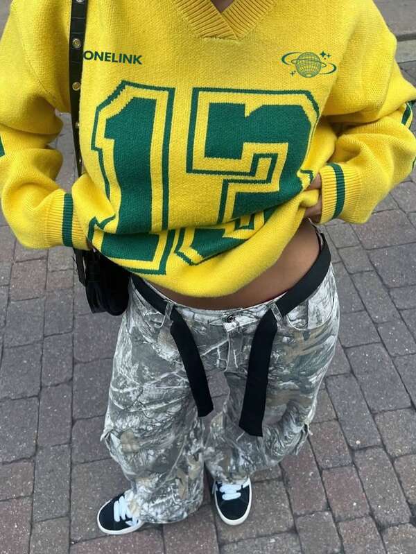 Moda casual de otoño e invierno para mujer talla grande, diseño de patrón alfanumérico de estilo deportivo y callejero Y2K con cuello vuelto y manga larga, suéter de punto ajustado