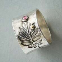 Boho Retro Style Silvery Carved Wide Ring With Pinkish Zirconia Inlay - Perfect For Daily Outfits And Parties