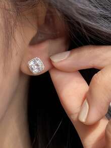 1 Pair Fashionable Minimalist White Cubic Zirconia Square Stud Earrings, Bling Bling Rhinestone Earrings For Women