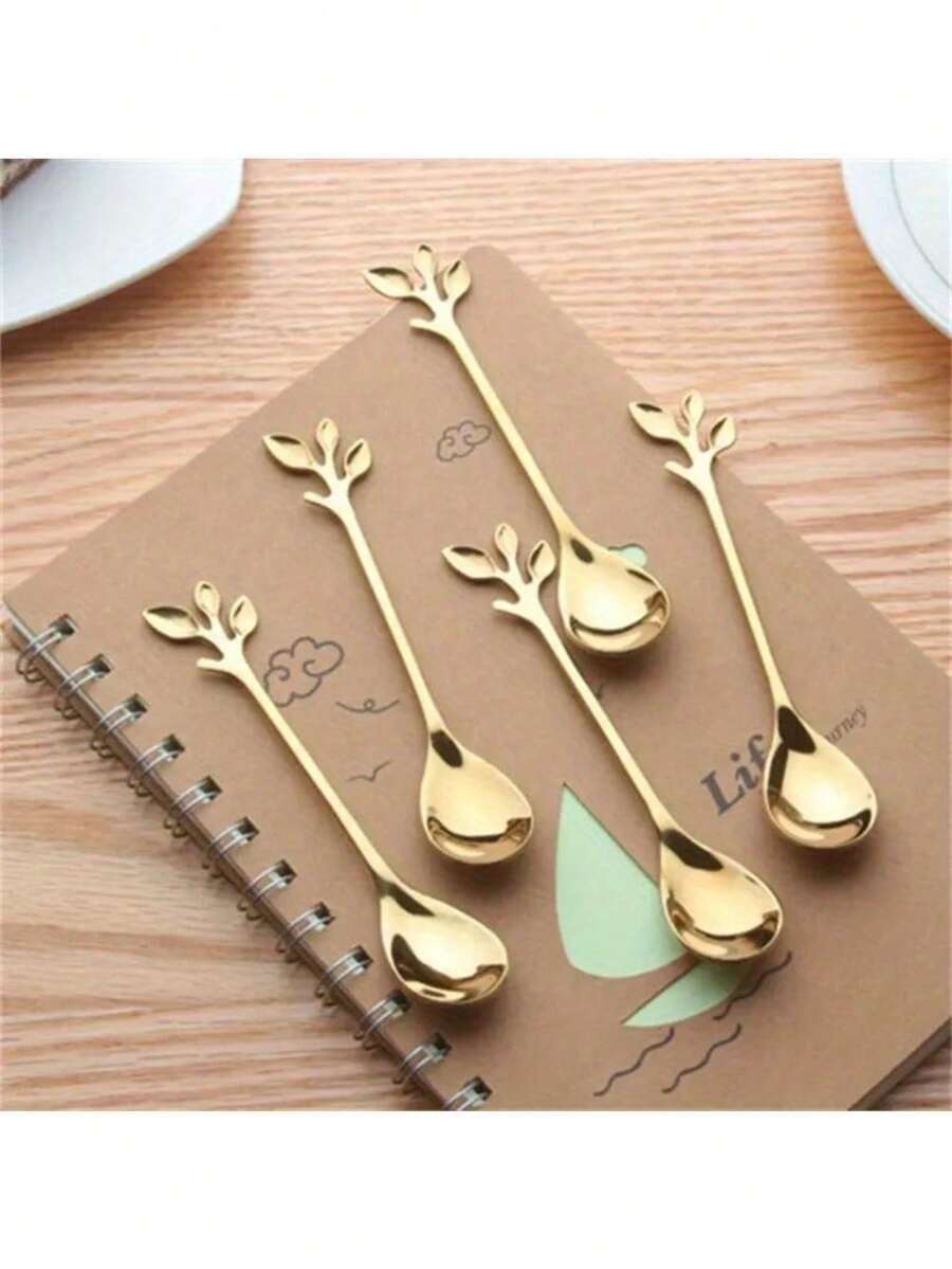 6 pièces Cuillères à café en acier inoxydable, cuillères en acier inoxydable dorées créatives et personnalisées, set de couverts pour café, thé et dessert, cuillères à mélanger