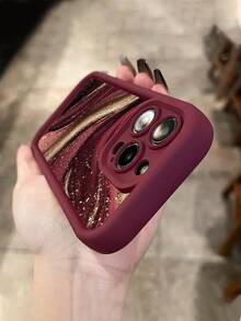 Sequins 1pc New Luxurious Burgundy & Gold Satin Patchwork Glitter Pattern Shockproof TPU Phone Case Compatible With IPhone 17 Pro Max/17 Air/16 Pro/15 Pro Max/14 Plus/13/12/11/XS/8P And Galaxy S24/S23 FE/S22 Ultra/A53/A54/A15