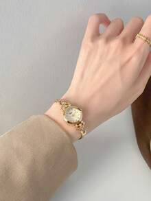 1pc Simple Elegant Small Women's Watches Luxury Brand Gold Small Cute Wrist Watches For Women Ladies Quartz Watches For Mother's Day,Elegant Little Gold Watch, Exquisite Quartz Watch For Women,Exquisitely Small And Super Elegant