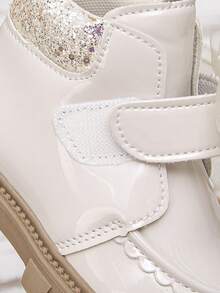 1 Pair Girls' Fashion New PU Leather Hook And Loop Chelsea Boots, Design For Easy Wear, Lace Bow Rhinestone Decor, Soft & Anti-Slip Rubber Sole, Suitable For School, Outdoor, Home, Spring, Summer, Autumn - Beige - View 7