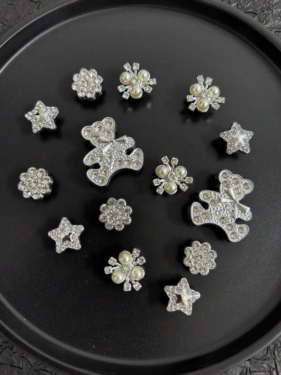 14 piezas Decoraciones desmontables para zapatos, elegantes y de moda con perlas falsas, estrellas y oso de strass plateado, adecuadas para diferentes sandalias, zapatos planos, zapatillas, cordones, gran regalo para fiestas