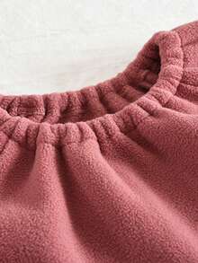 Conjunto de ropa de invierno para niñas jóvenes, suéter de terciopelo de unicolor con bolsillo y pantalón de dos piezas, estilo casual con detalles de encaje y parches