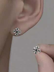 2 bông tai đính đá Zirconia hình thánh giá, chất liệu kim loại nhiều màu, phong cách Gothic, phù hợp để đeo hàng ngày cho nam giới - Bạc - Xem 3