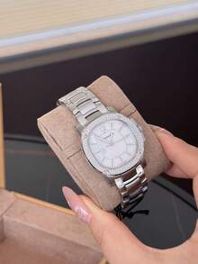 Burberry Mother Of Pearl Stainless Steel Women's Wristwatch - Silver - View 3