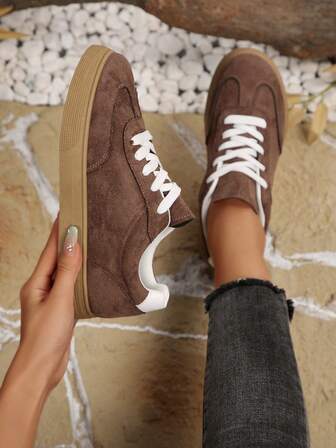 2025 Spring New Women's White Student Sneakers, Fashion Versatile Breathable Athletic Shoes, Casual Ins Skateboard Shoes