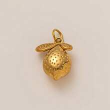 1pc Fashionable Retro Stainless Steel Fruit Series Lemon Peach Strawberry Snow Pear Mushroom Apple Cherry Pineapple Pendant, Electroplated 18K Gold, Suitable For DIY Necklace, Bracelet, Earrings, Key Chain, Bag Chain, Lace Chain, Women's Jewelry Accessories, DIY Amulet Accessories, Can Be Worn As An Exquisite Pendant To Show Charm, As A Gift For Wife, Mother And Girlfriend. Ladies' Jewelry.