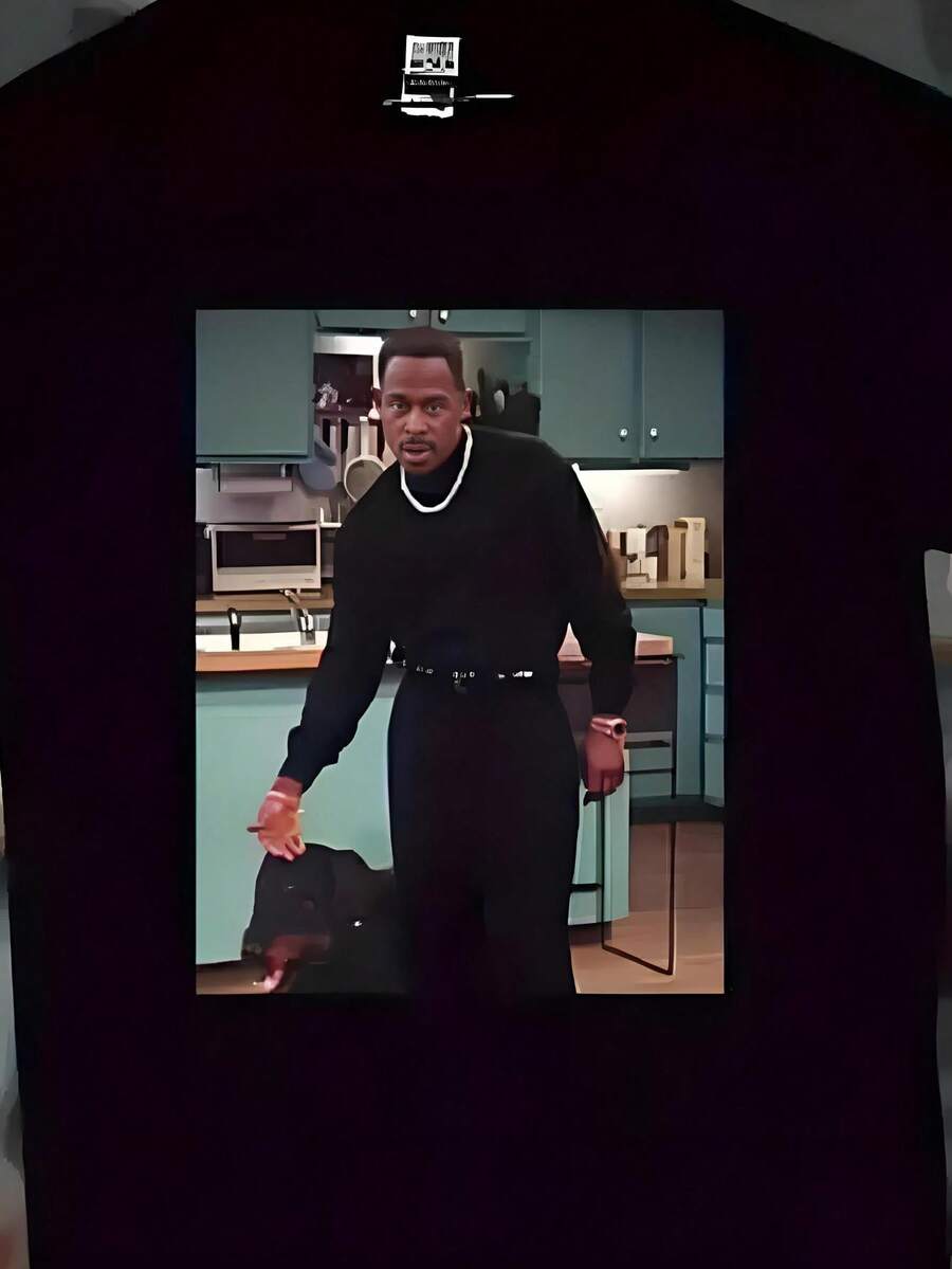 Men's  Lawrence TV Show Graphic T-Shirt - 100% Cotton Black Casual Short Sleeve Tee, Regular Fit Round Neck Soft Breathable Fabric For Father's Day Gifts, Holiday Presents & Everyday Casual Wear, Leisure Apparel, Relaxed Style Shirt, Comfortable Fit Shirt - màu đen - Xem 1