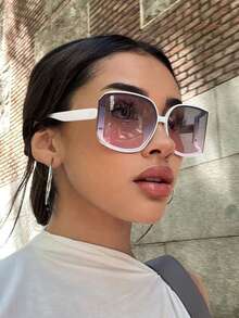 1 pieza Gafas de mujer de montura cuadrada curva de moda en color blanco para salidas, regalos de vacaciones y festivales de música
