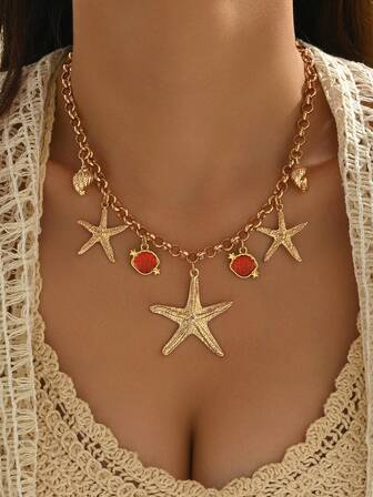 1 件优雅时尚的女士波西米亚风格珠宝项链，带有各种海洋元素 - 金海星、彩色人造贝壳、贝壳、金鱼吊坠、海马、红龙虾、美人鱼、螃蟹、竹珠、人造玉珠、各种种子珠、石珠、水钻海星、人造珍珠贝壳、贝壳、镀金链