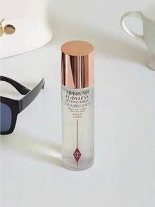 Charlotte Tilbury 保濕定妝噴霧 15ml / 34ml / 100ml – 水光妝感、防暈染、輕盈不黏膩、鎖妝 16 小時、適合所有膚質、旅行裝與正裝 - 無色 - 查看 3