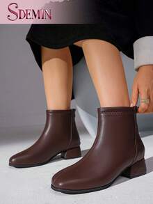 SDEMIN 女式黑色仿皮踝靴 - 方头粗跟短靴，采用精密缝线细节设计，永恒优雅的风格，适合秋冬日常穿着、办公室、休闲外出和晚间活动 - 棕色 - 查看 8