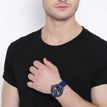 Guess Reloj de cuarzo para hombre con caja de acero inoxidable, correa de silicona y esfera con manecillas. Adecuado para uso diario y deportivo W0967G2