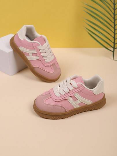 1 双儿童时尚休闲运动鞋，适合男孩和女孩，适合户外、派对、旅行、秋季