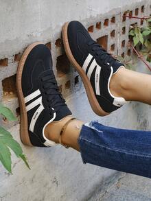 Zapatillas deportivas casuales para mujer, zapatos para correr en carretera, zapatos deportivos planos, pantalones deportivos a juego, shorts, faldas, calcetines largos versátiles