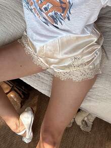 Women Satin Silk Shorts Lace Trim Patchwork Mini Micro Shorts Silky Low Rise Coquette Lounge Slip Bottoms Y2k Summer Wide Leg Lounge Shorts For Streetwear - 香檳色 - 查看 3