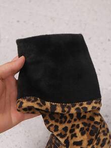 2025 Autumn/Winter New Women's Elastic Boots, Suede Pointed Toe Chunky Heel Fashion Boots, Leopard Print Knee-High Boots, Platform Riding Boots - Brown - View 7