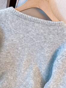 1pc Solid Color Button Front Women Cardigans, Round Neck Casual Grey Cardigan, Versatile Loose Fit Minimalist Sweater Cardigan With Metal Buttons, Long Sleeve - Light Grey - View 5