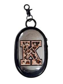 黑色便携迷你透明拉链收纳袋,内含1条豹纹字母刺绣毛巾、1个字母刺绣钥匙扣,这款小巧的多功能收纳袋可收纳耳机、耳塞、充电器、USB数据线、珠宝、硬币和旅行配件,防水防尘,适合日常使用、学校、办公室、旅行和户外活动,轻巧可爱,是送给女孩、女士和青少年的理想礼物和日常携带用品。 - 黑色 - 查看 33