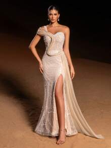 Faeriesty 奢华珠饰亮片不对称单肩晚礼服，肩部饰以垂坠层叠面料，修身胸衣点缀精致鱼鳞纹——是盛大晚宴、婚礼、舞会及高端聚会等正式场合的理想之选，尽显优雅气质。 - 香檳色 - 查看 5