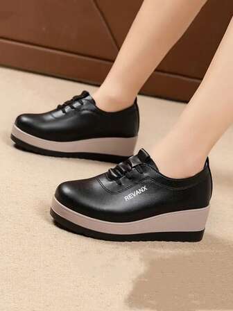 女士厚底一脚蹬运动鞋，厚底休闲运动鞋，轻便防滑耐用鞋底，黑色和米色休闲鞋，适合所有季节的舒适鞋子，适合长时间站立和行走，适合妈妈、年轻女性、学生等的多功能设计。