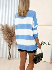 Blusa de punto a rayas de talla grande, suéter casual de manga larga con cuello en V, ropa de mujer de talla grande - Azul y blanco - Ver 3