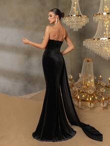 优雅无肩带珍珠装饰美人鱼晚礼服，高开衩设计，女士正式宴会礼服，采用透视网纱拼接，修身剪裁，鱼尾裙摆，适合红毯活动、婚礼、颁奖典礼、歌剧之夜、婚宴等场合。 - 黑色 - 查看 3