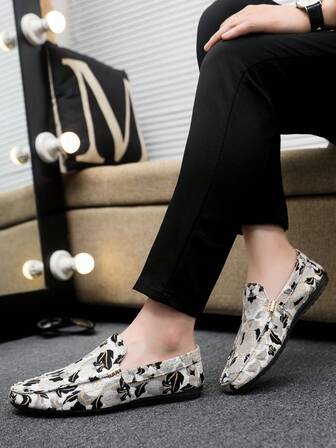 Men's Loafers New Casual Shoes Versatile Moccasins Slip-On Boat Shoes Slouchy Shoes Leather Flat Round Toe Black Formal Business Dress Shoes (Run Small And Narrow, Please Order 2 Sizes Up)