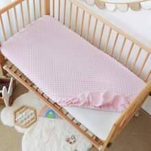 柔软的Minky婴儿床单，兼容MIKAMICKY、Baby Delight、Dream On Me、AMKE等品牌，尺寸：宽17-21英寸，长29-33英寸，厚1.5-4英寸，适合作为新生儿礼物