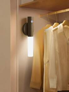 1 Stück imitierter Holzmaserung Sensor-Nachtlicht für den menschlichen Körper, LED wiederaufladbare Wandleuchte für den Flur, Bewegungssensor-Licht, USB-betrieben, geeignet für Badezimmer, Toilette und Flure