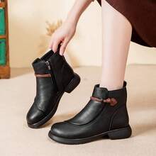 Women Flats - Black (wool) - View 2