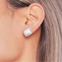 一对白色巴洛克淡水珍珠S925银耳环，适合女士日常佩戴 - 白色 - 查看 5