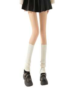 زوج من جوارب نسائية دافئة للخريف والشتاء ذات تصميم جيد وملائمة للارتداء، مصنوعة من خيوط أكريليك مُحبوكة بخطوط رأسية، سميكة ناعمة وفاخرة، دافئة وذات جودة عالية وموثوقة، تناسب ارتداءها مع أي أحذية وجوارب