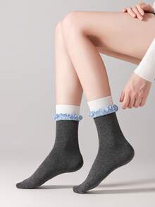 1 par de calcetines de media caña con volantes sin hueso, estilo ballet para mujer, diseño a bloques de color negro y blanco, moda coreana