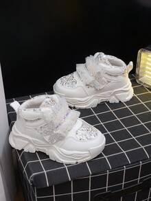 Stivali da ragazza alla moda con fiocco e nappine, stivali con tacco alto comodi e caldi, adatti per feste, viaggi e tutte le stagioni