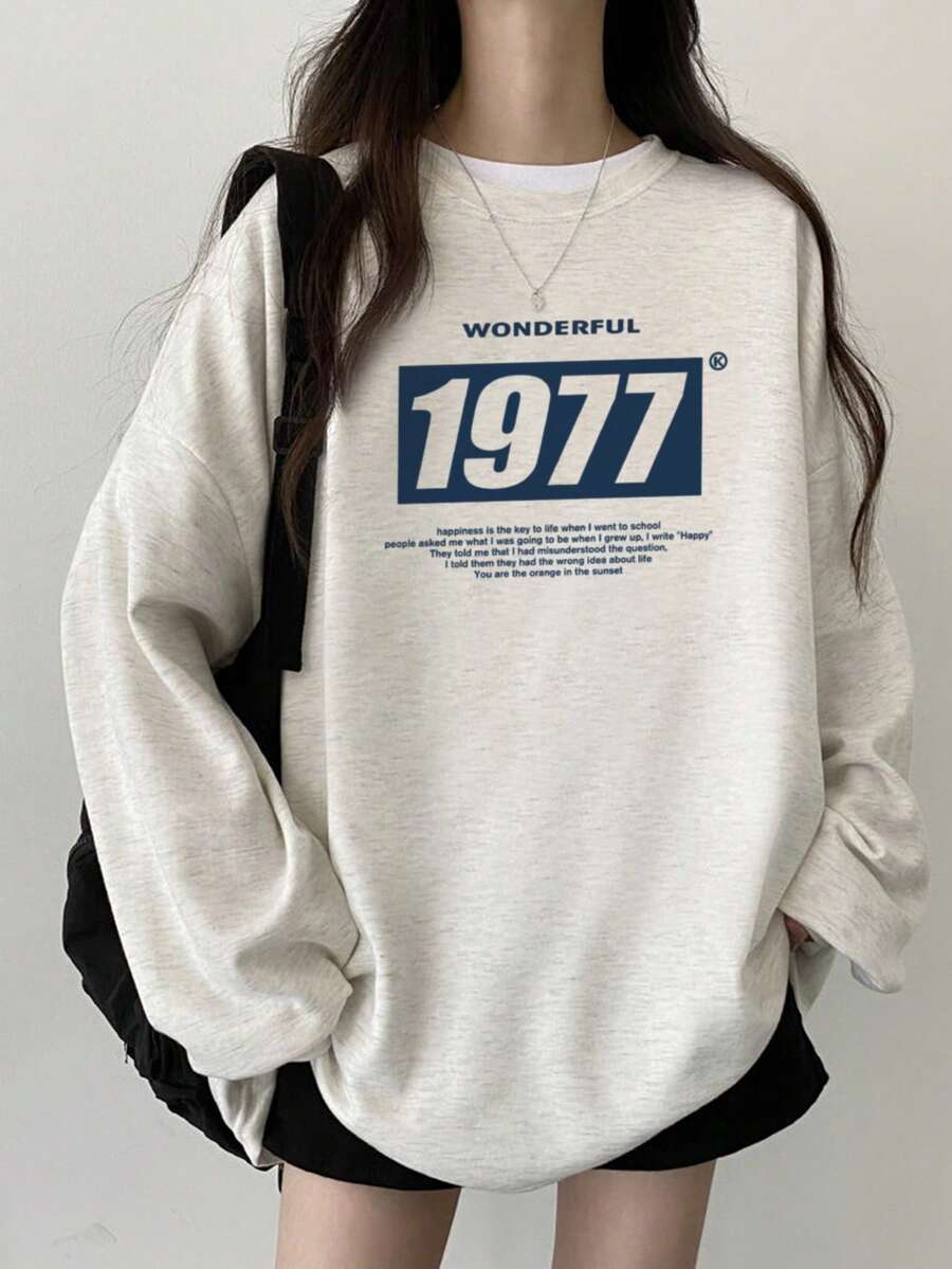 This Pure Cotton Long-Sleeved T-Shirt For Girls Is Soft And Skin-Friendly, Perfect For Casual Everyday Wear. It's Sweat-Wicking And Warm, And Features A High-Quality Round Neck For A Fashionable Look. - 淺灰色 - 查看 1