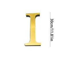 金色字母 A-Z 墙贴 - 单个字母高度 10cm/15cm/20cm，亚克力镜面材质，带 1cm 厚泡沫背衬。双层设计带来更佳的 3D 立体效果；单层设计外观更简洁。自带背胶，可粘贴于墙面或玻璃上。